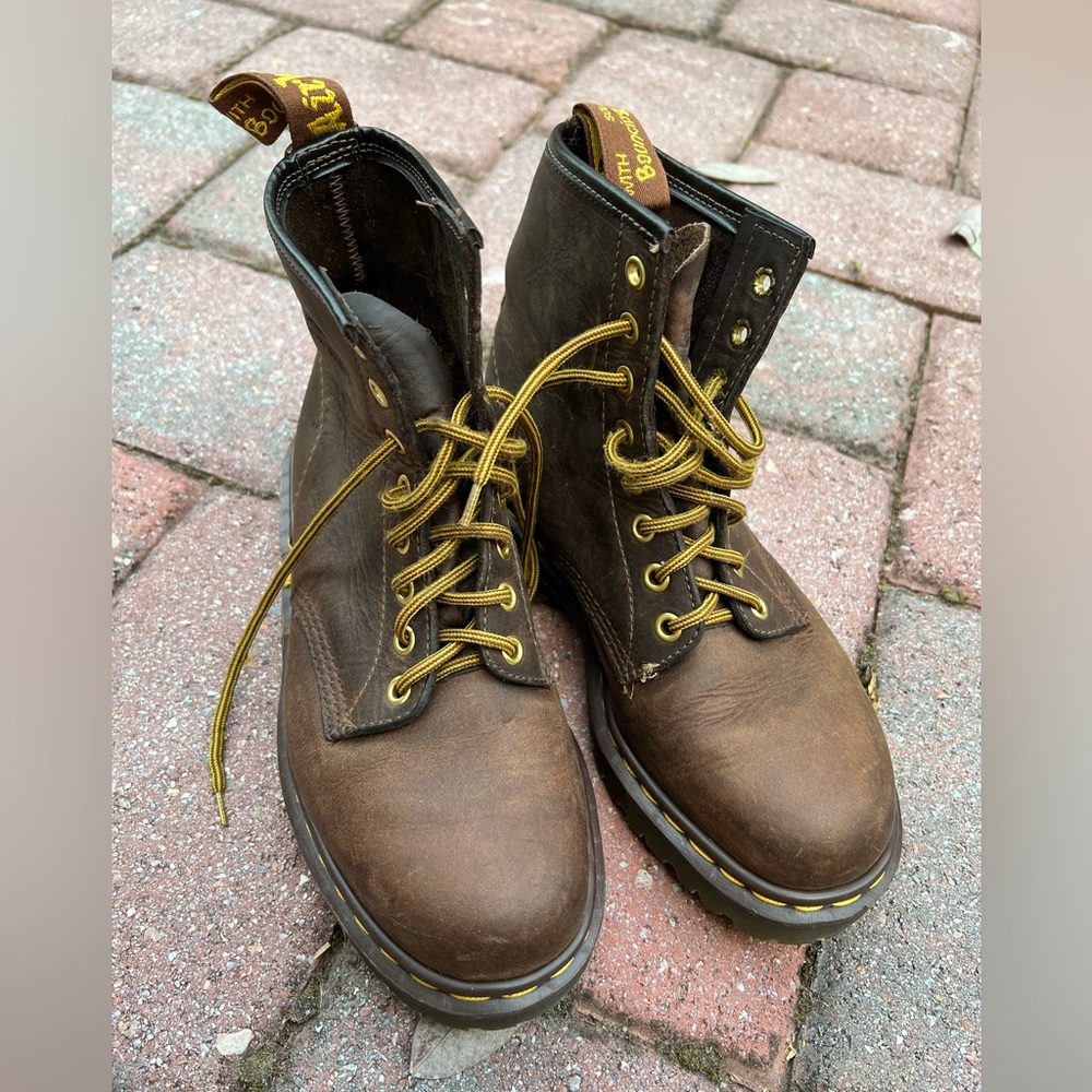 like new brown docs